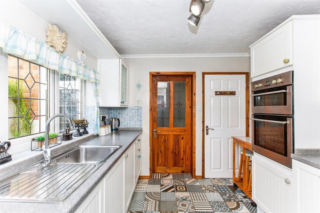 Market Road, Thrapston, Kettering - View 6