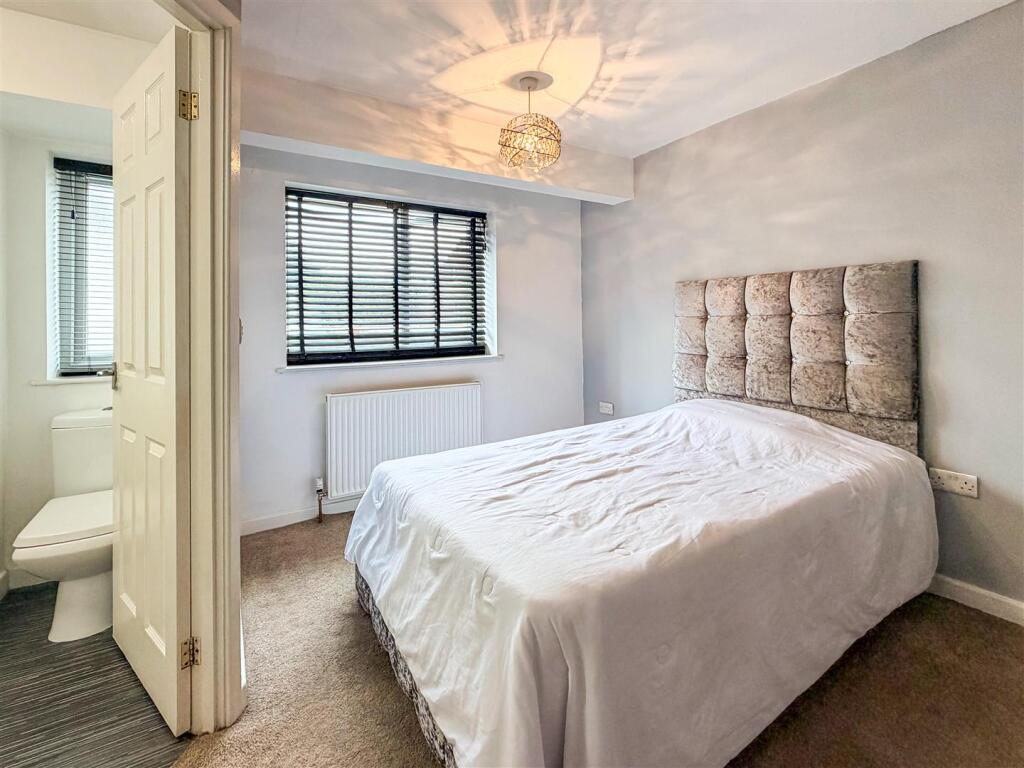 House in Alfreton, Tibshelf - More