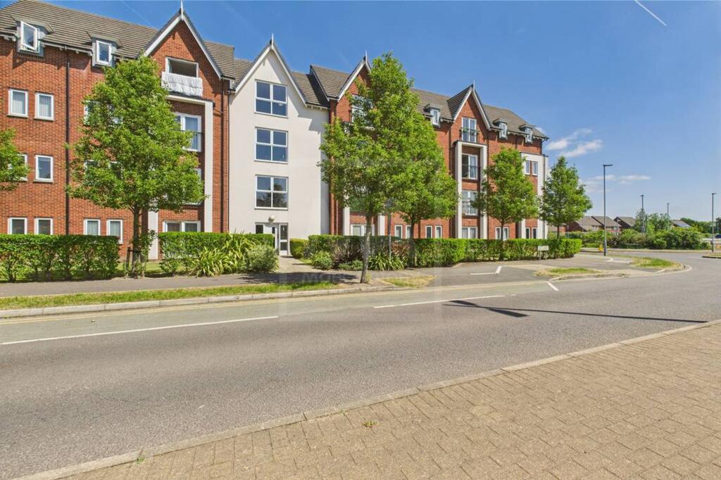 2-bed flat on Louisiana Drive, Great Sankey, WA5, £150,000