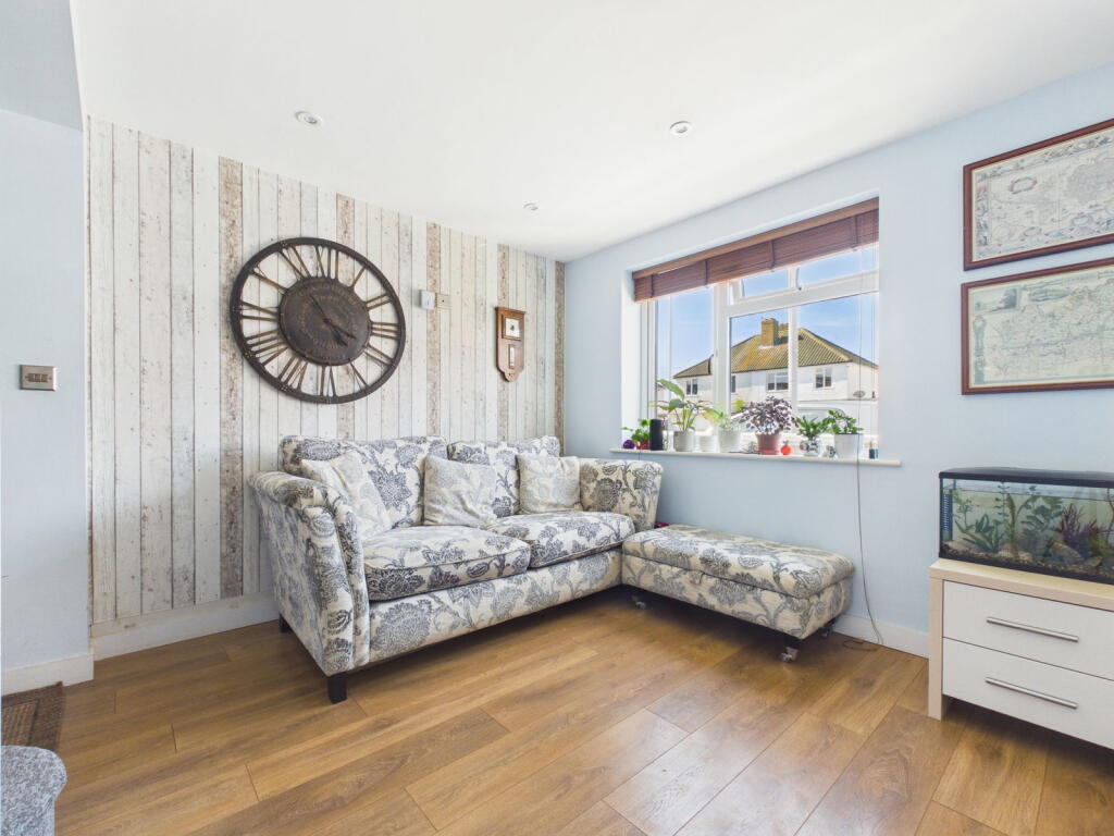 Brighton Road, Lancing, BN15 8LW photo 5