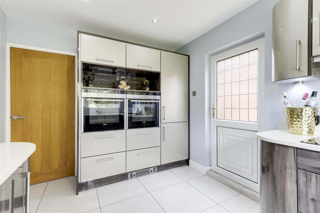 Thornton Avenue, Redhill, NG5 photo 4