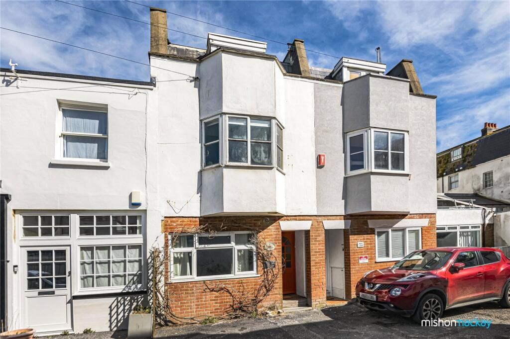 House in East Sussex, Brighton and Hove - View 4