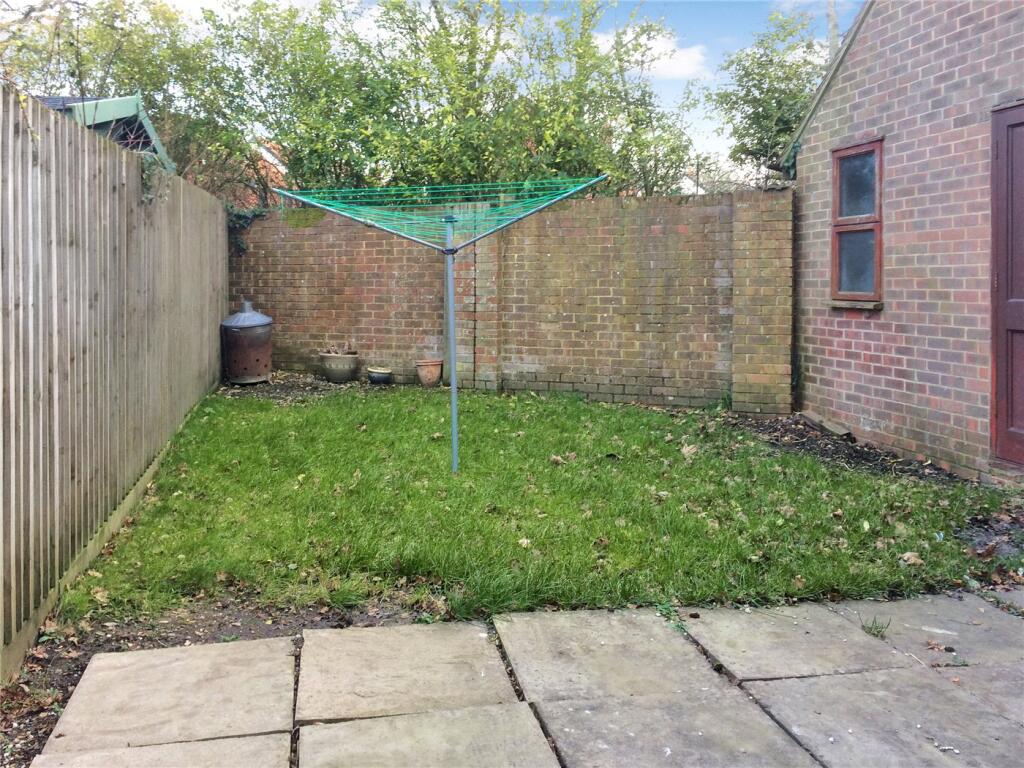 House in Basingstoke and Deane, Chineham - More
