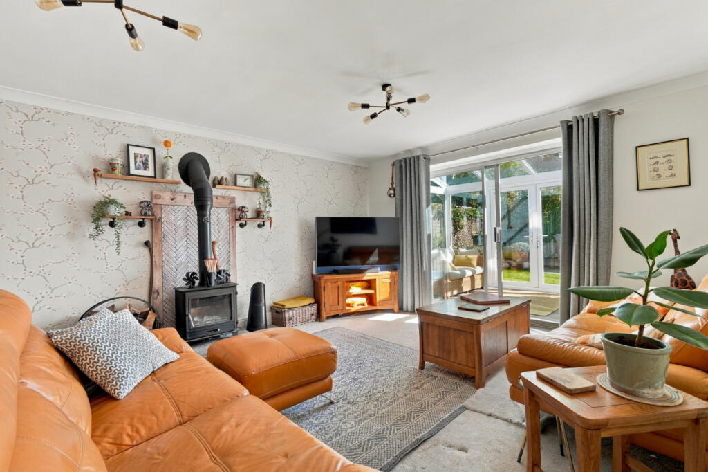House in Bishop's Stortford, Duck End, Birchanger - More
