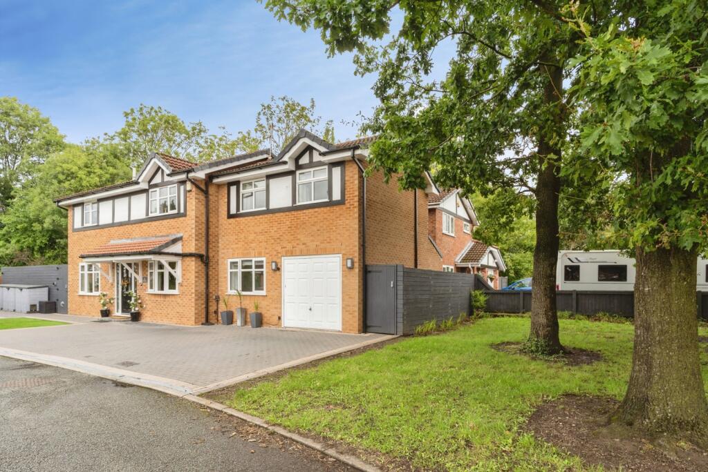 Main image of property: Aviemore Drive, Fearnhead, Warrington, Cheshire, WA2