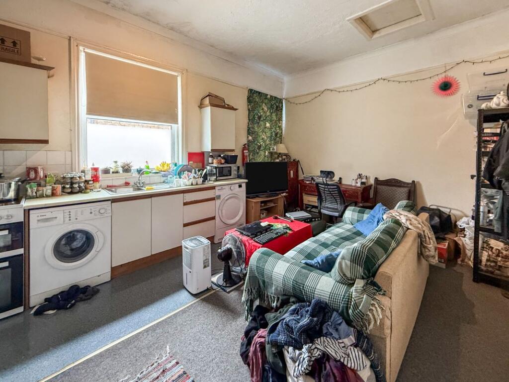 Additional image 5 of 18 St. Swithuns Road South, Bournemouth, Dorset, BH1 3RQ