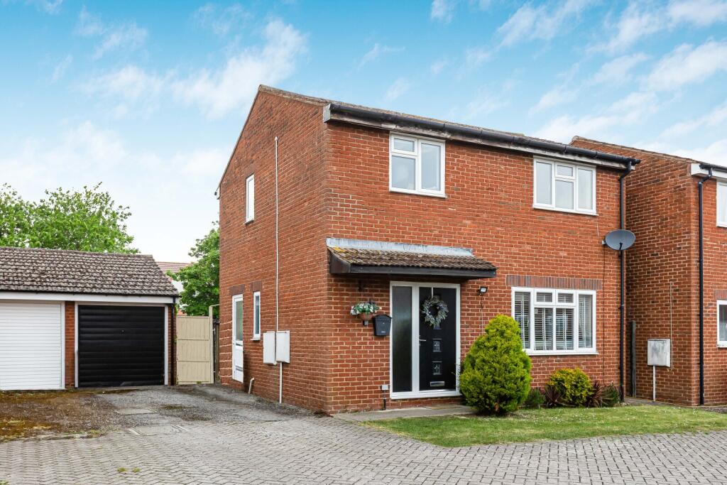 Main image of property: White Horse Crescent, Grove, Wantage, Oxfordshire, OX12