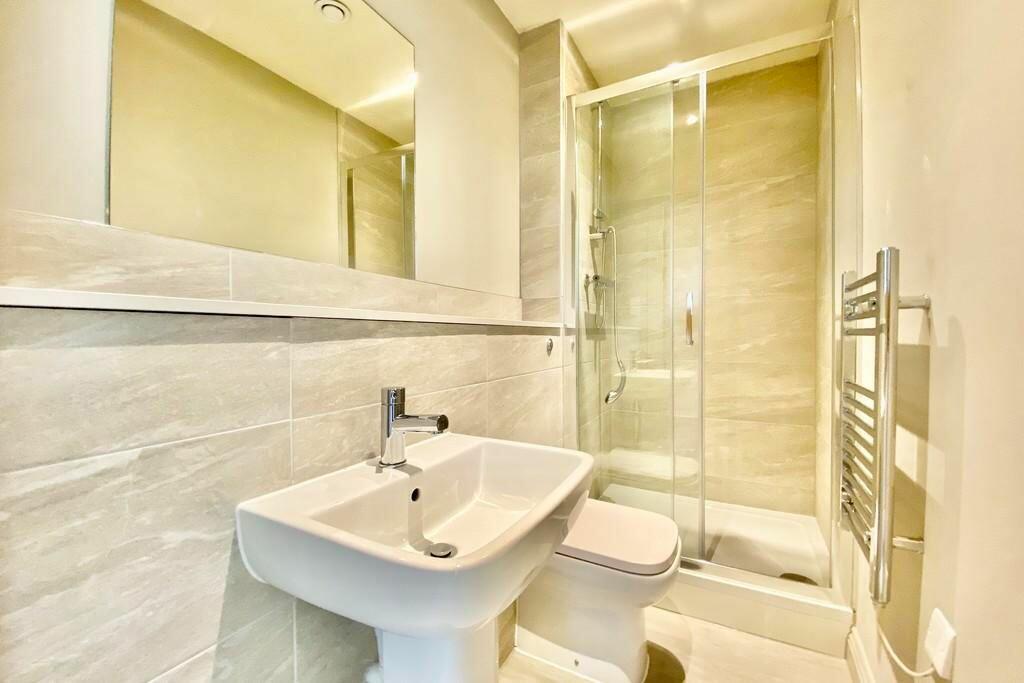 Apartment in Leeds, Leylands, Lovell Park - View 5