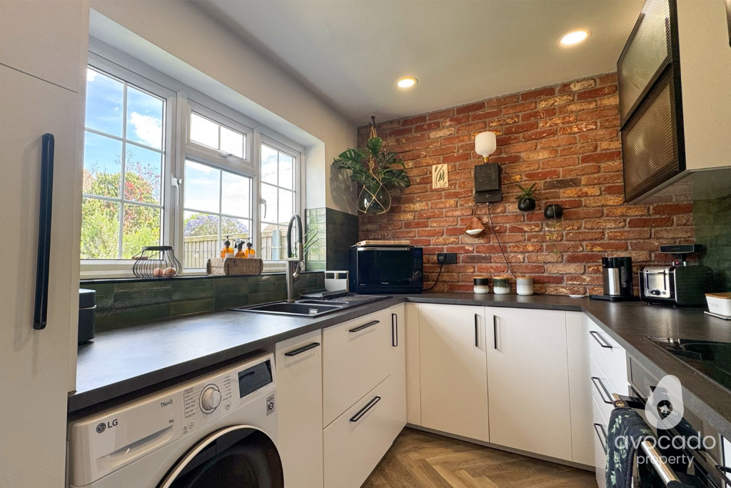 House in Thatcham, West Berkshire - View 2