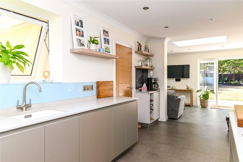 House in Southampton - View 3