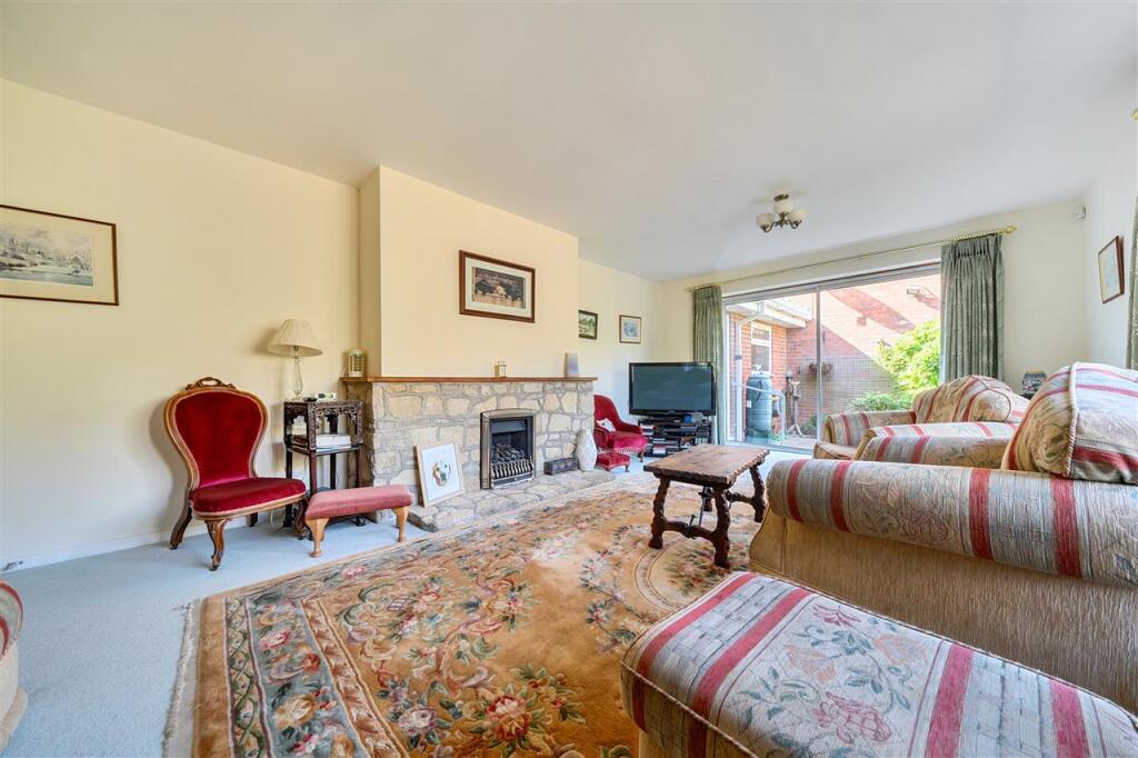 House in Bedford, Brickhill - View 5