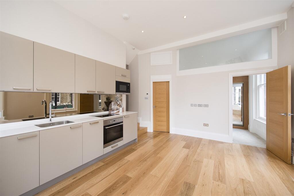 Apartment in London - More