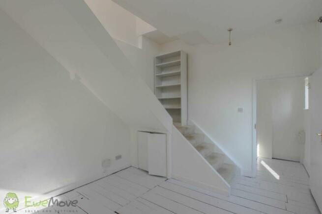 Main image of property: Flat 2 42 Lansdown Crescent, Cheltenham