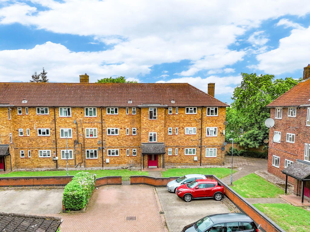 Main image of property: Dart Green, South Ockendon, RM15 5DH
