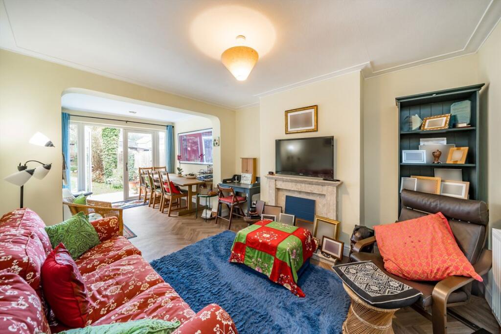 House in London - View 2