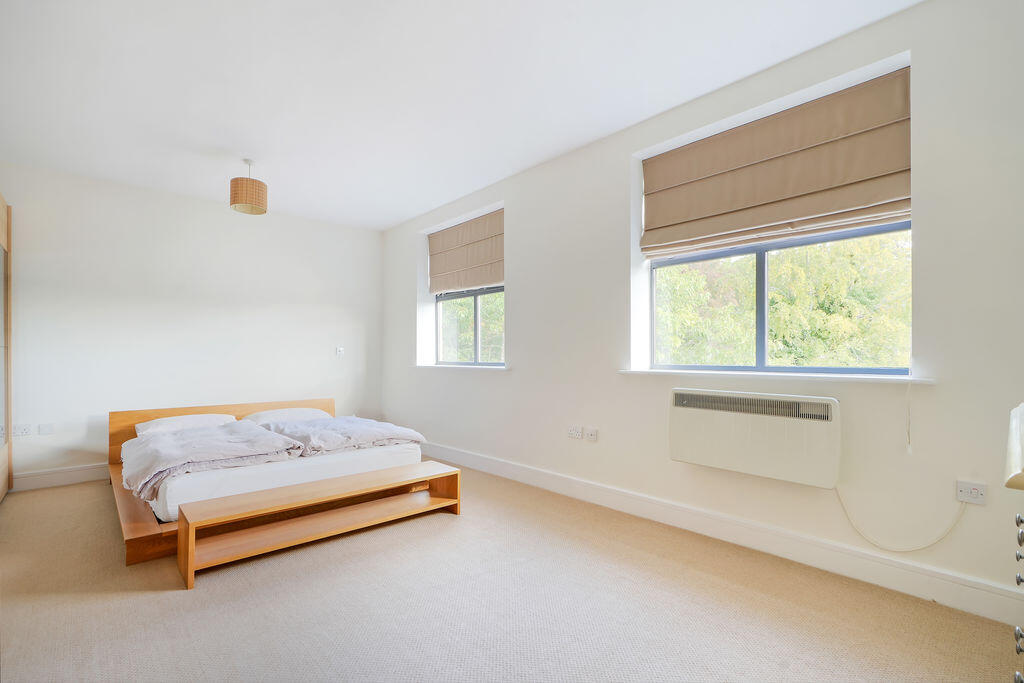 Apartment in Sheffield, Hangingwater, Ranmoor - View 4