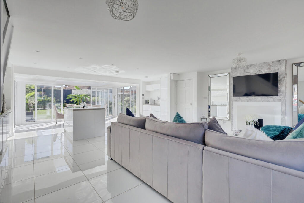 House in Castle Point, Essex - View 4