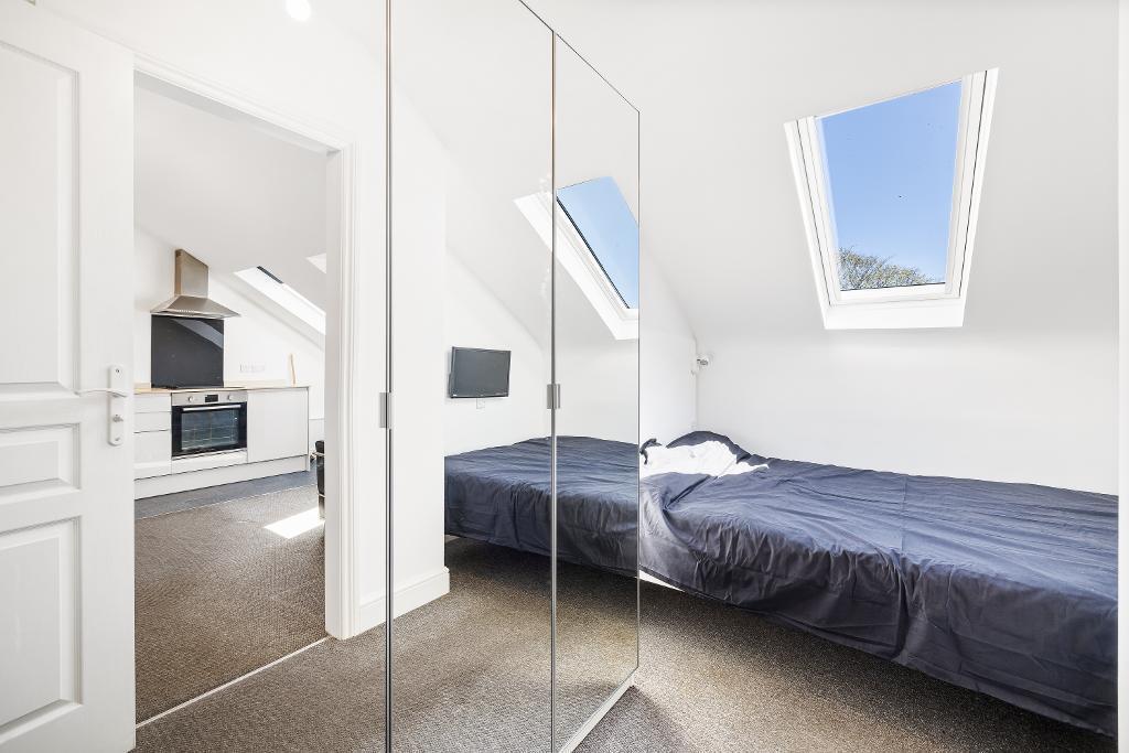Apartment in Brighton - View 5