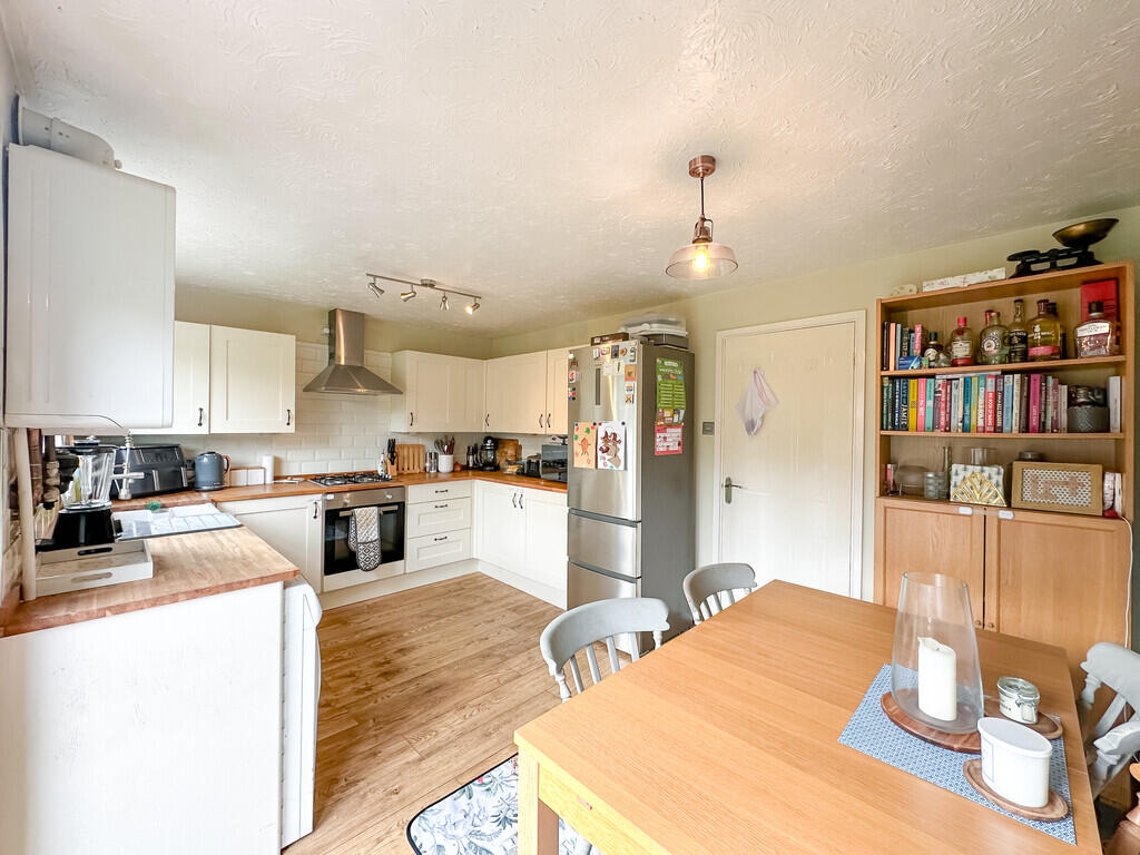 House in Hengoed, Ystrad Mynach, Gelligaer - View 4