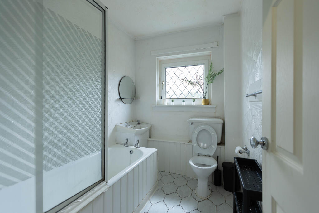 Apartment in Glasgow, Calton - View 6