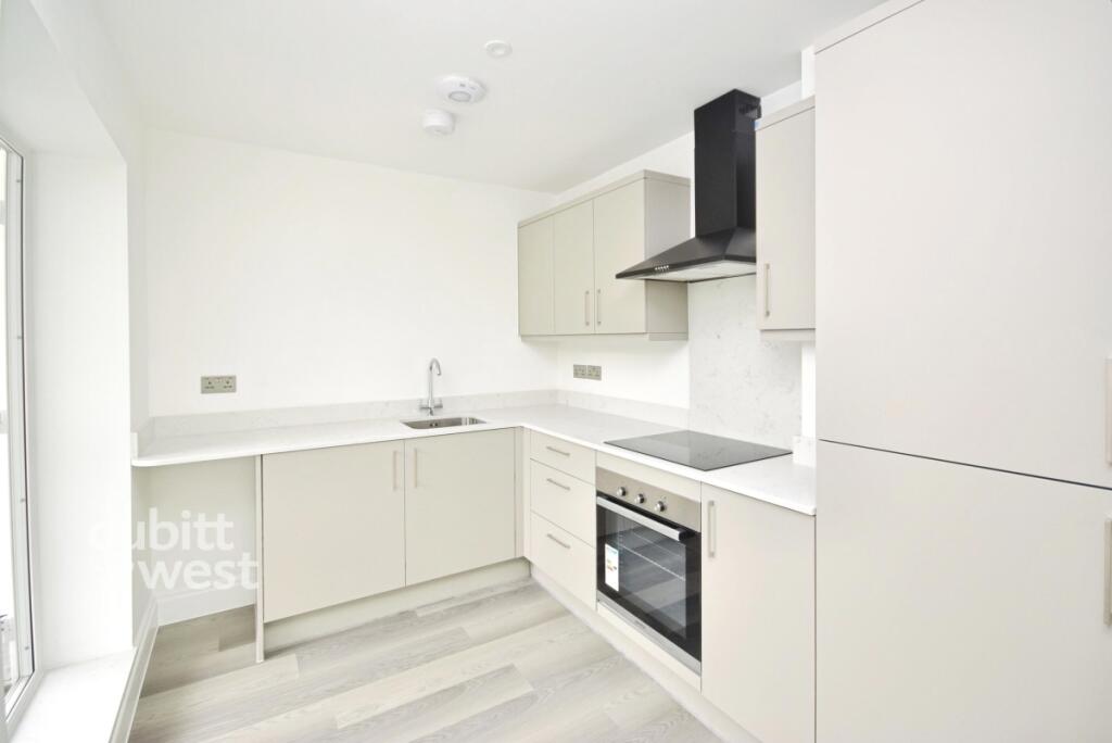 Apartment in Croydon - View 5
