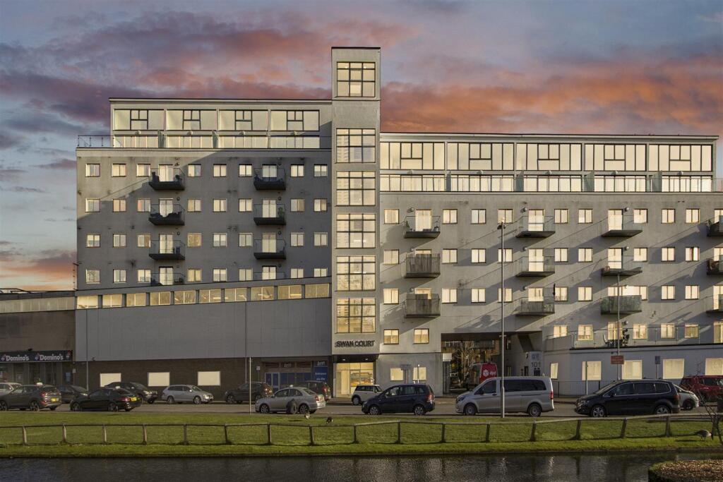 Main image of property: Waterhouse Street, Hemel Hempstead, HP1