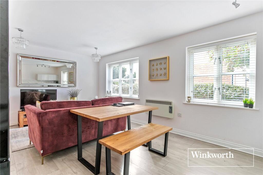 Constable Close, Friern Barnet, London, N11 - View 5