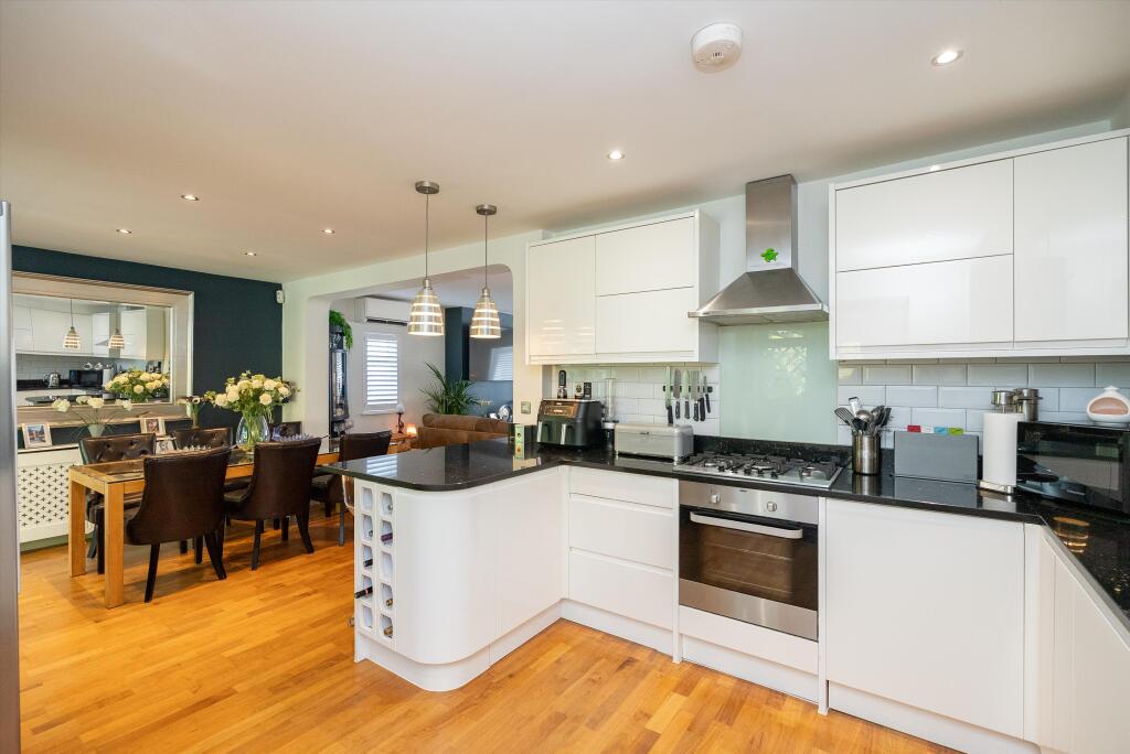 Heath Ridge Green, Cobham, Surrey, KT11 – pohled 3