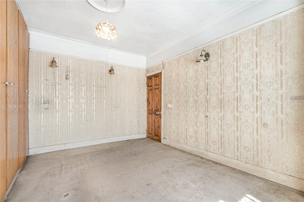 House in London, Whitton - More