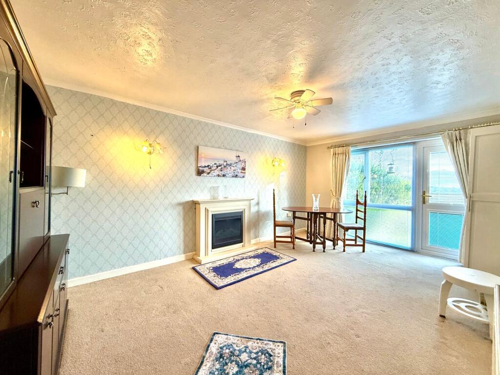 Apartment in Newport, Lodge Hill, Caerleon - View 4