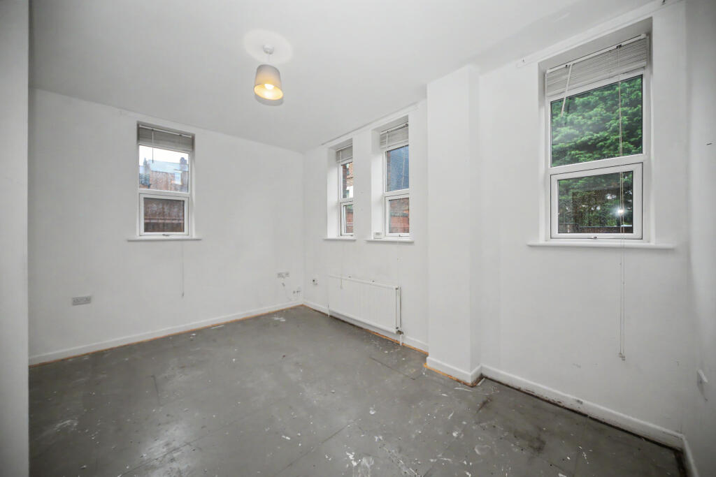 Apartment in Preston - View 2