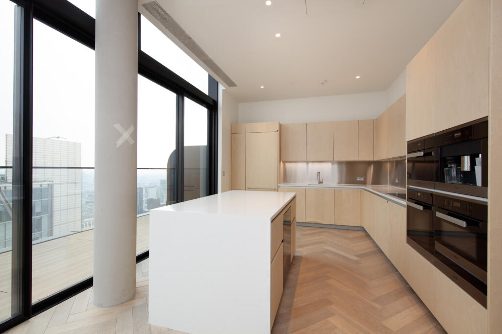Apartment in London - View 5