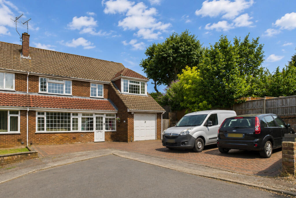 Main image of property: Pinecroft, Hemel Hempstead, HP3