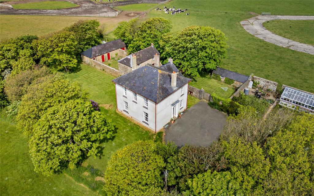 House in Solva - View 3