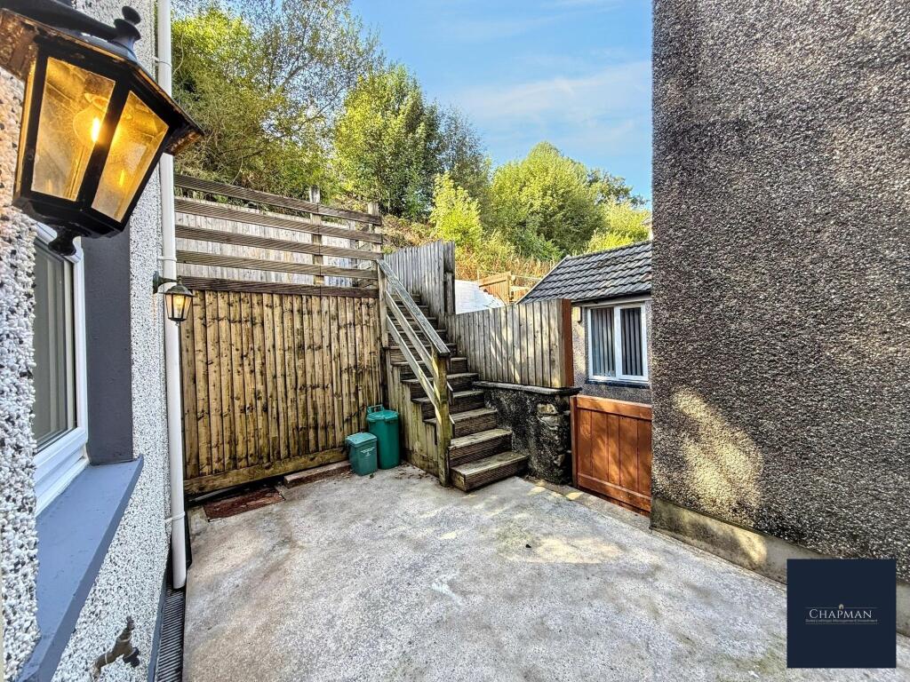 House in Llwynypia, Llwyn-y-pia - View 4