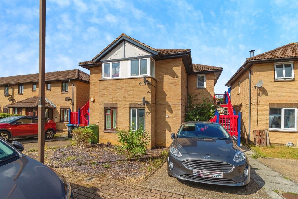 Main image of property: Pomander Crescent, Walnut Tree, Milton Keynes