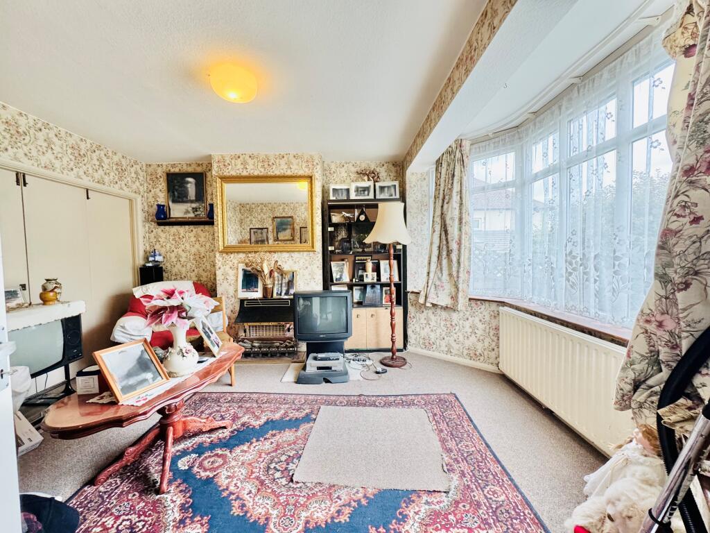 House in London, East Barnet - View 2