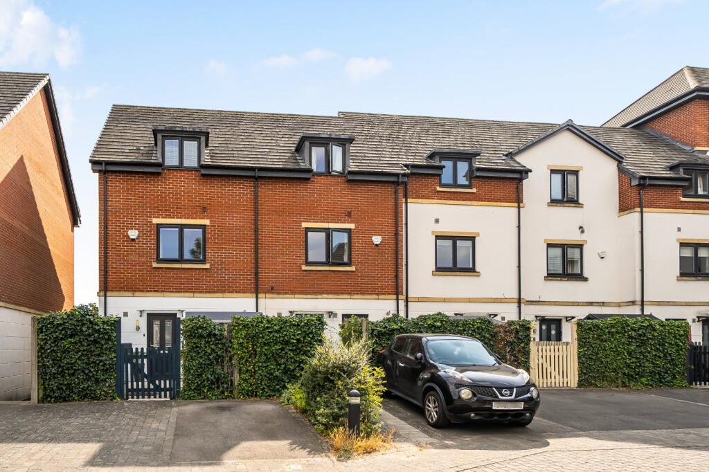 Main image of property: Parkgate Mews, Shirley, Solihull, West Midlands, B90