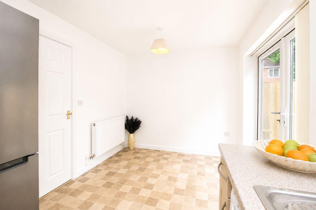 House in Pontypridd, Llantwit Fardre - View 5