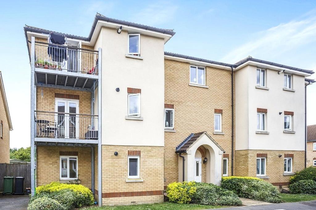 2-bed flat on Furfield Chase, Boughton Monchelsea, Maidstone, Kent, ME17, £190,000