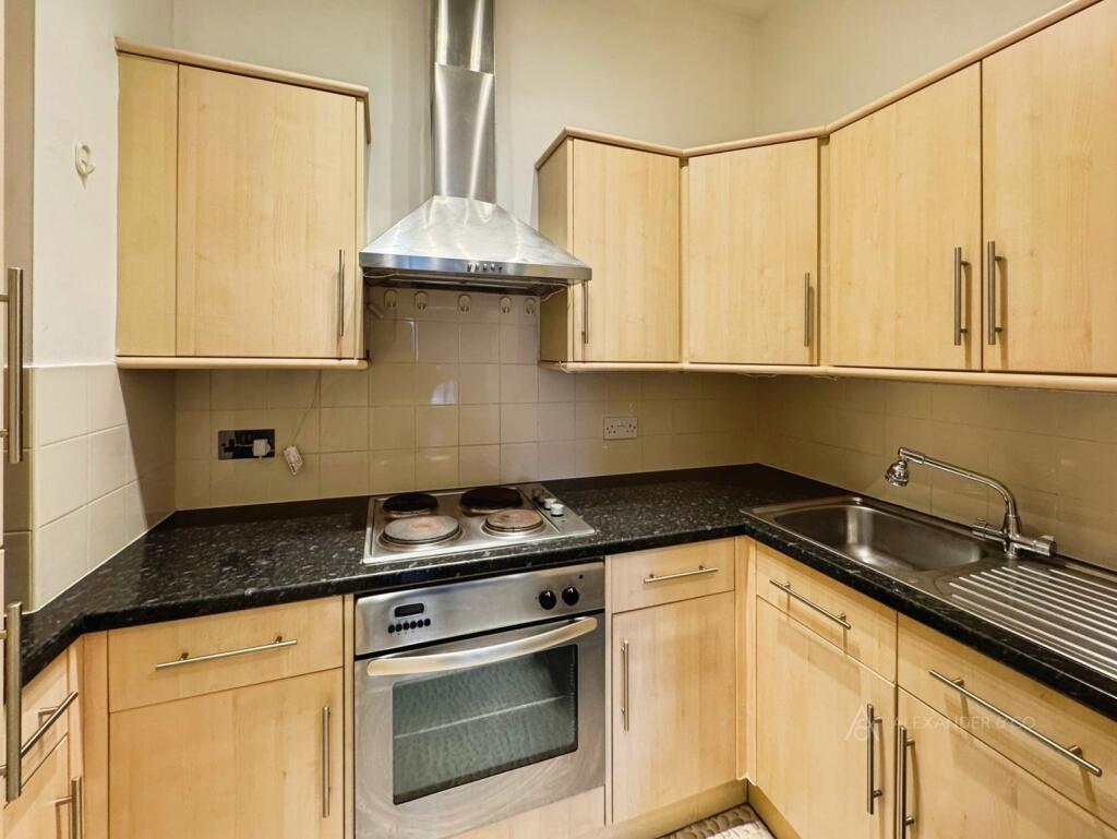 Apartment in Luton - View 5