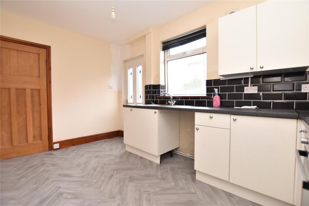 Charlton Place, Leeds, West Yorkshire photo 4