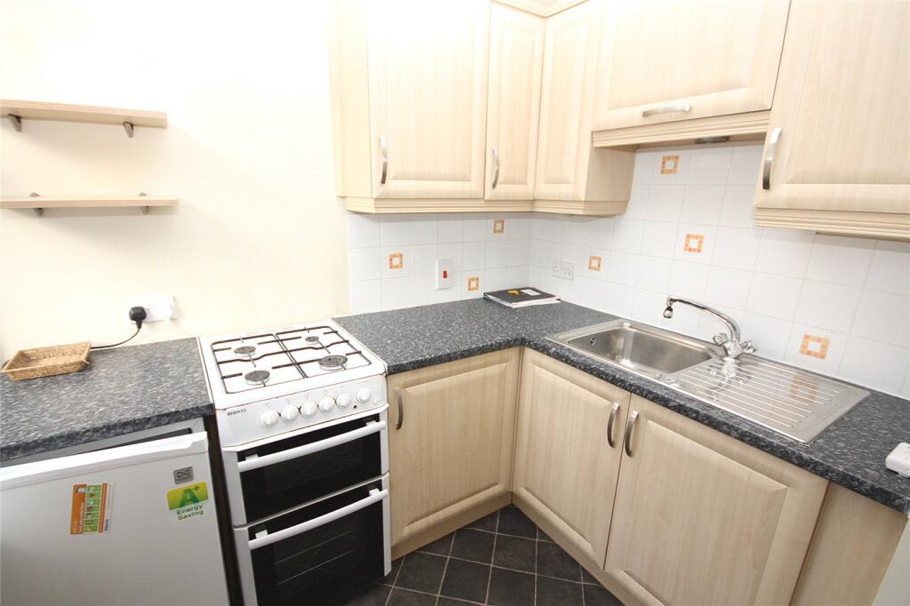 Apartment in Bournemouth, West Cliff - View 3