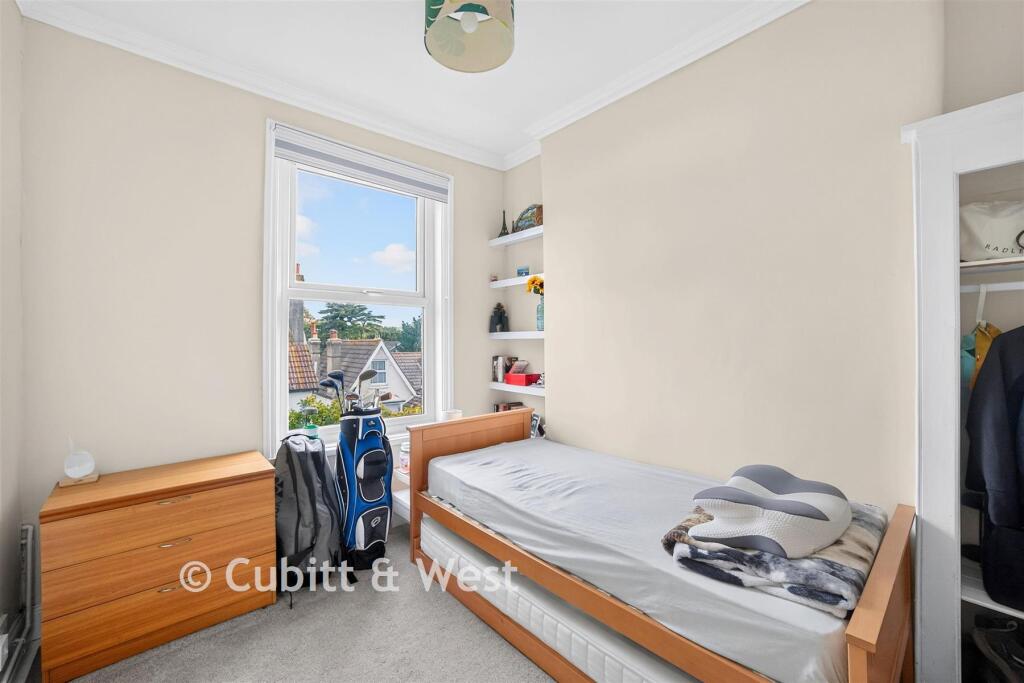 Apartment in Portsmouth, Southsea - More