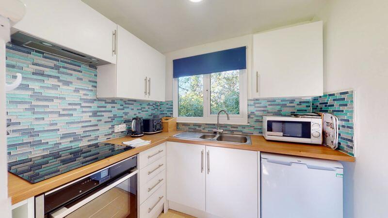 87 Strawberry Hill, Tolroy Manor photo 2