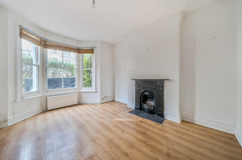 House in London - View 2