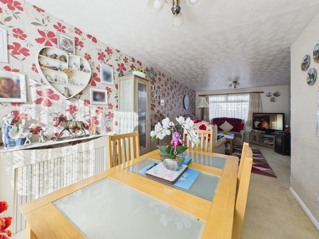 38, Carey Park, Killigarth, Looe, Cornwall photo 4