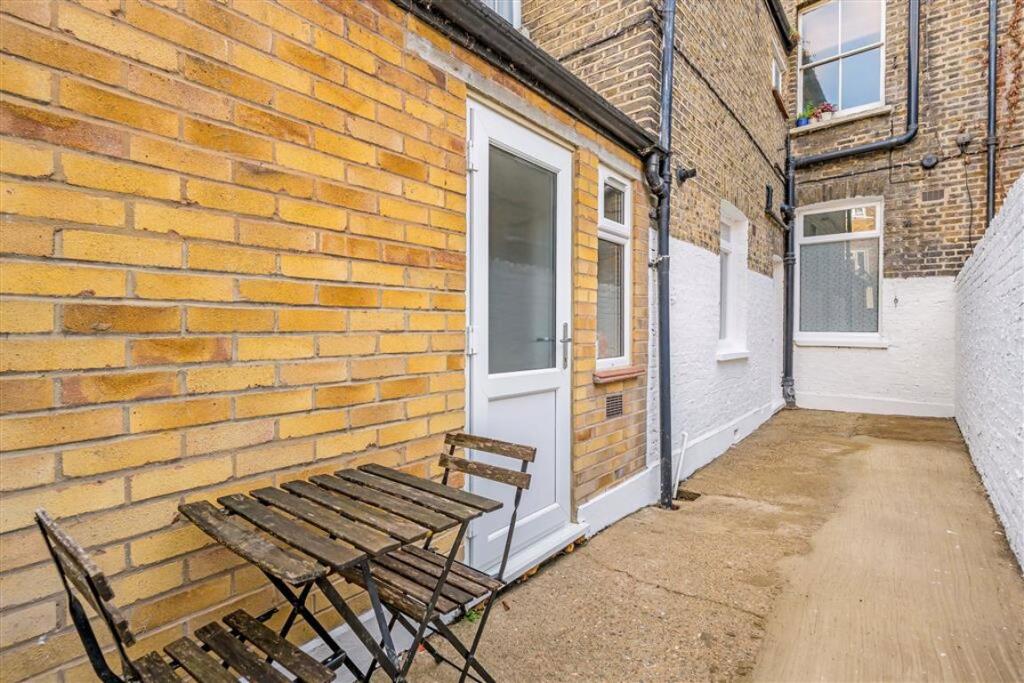 Apartment in London - View 4
