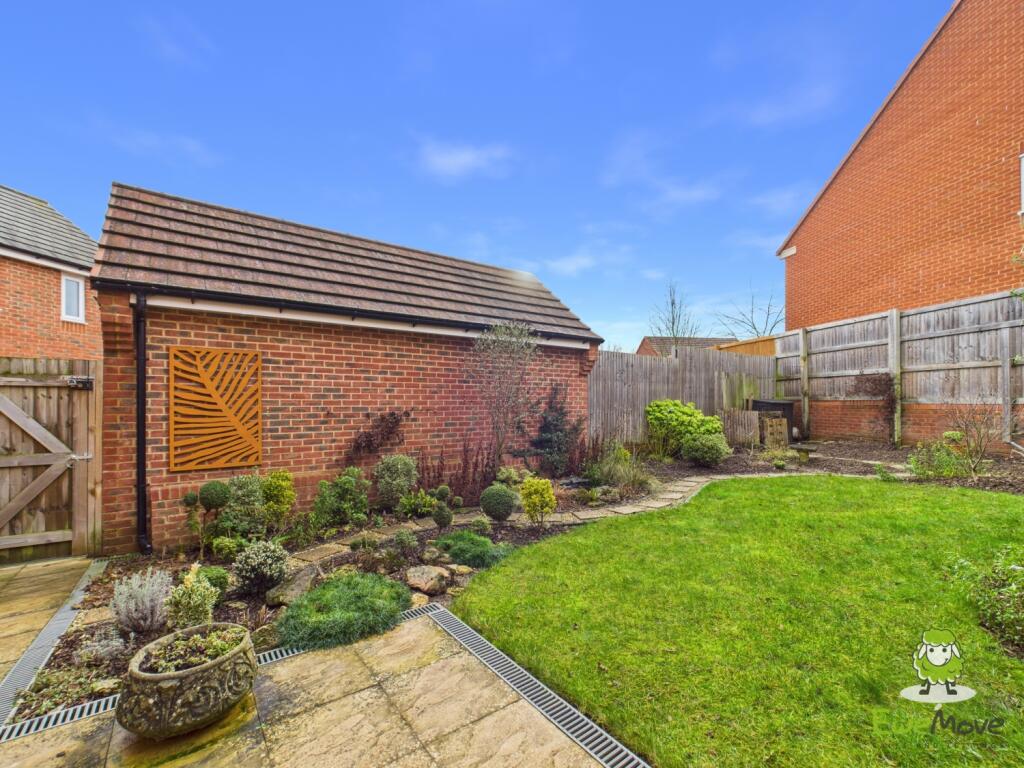 Tubb Way, Basingstoke, RG24 photo 4