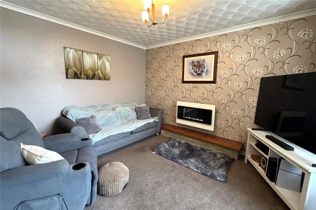 House in Rushmoor, Cove, Farnborough - View 5